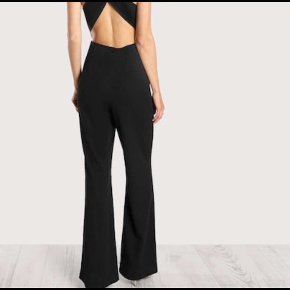 Stunning Dressy ⭐️ Jump Suit with Criss Cross Back - Picture 4 of 8
